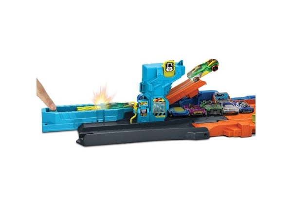 Hot Wheels City Transforming Stunt Garage