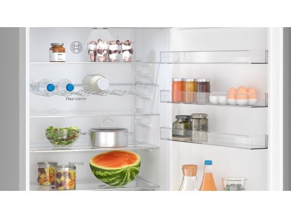 Bosch Serie | 4 KGN497ICT - Kjøleskap/fryser - bunnfryser - bredde: 70 cm - dybde: 66.7 cm - høyde: 203 cm - 440 liter - Klasse C - anti-fingeravtr...