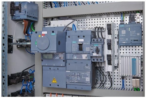Siemens 3VA1580-5EF32-0KF0, IP40