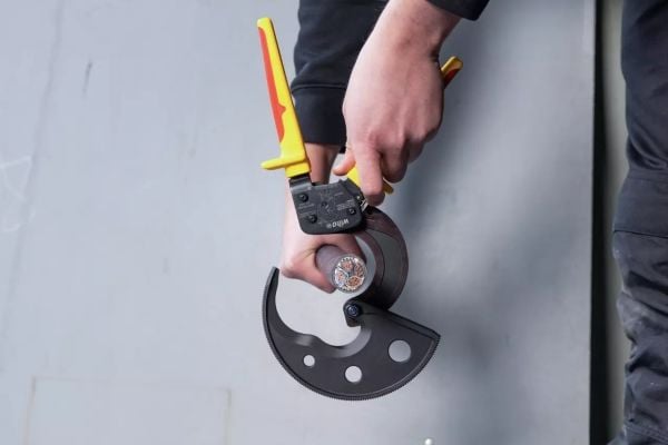 Wiha 46674 Kaapelileikkuri Soveltuu alumiini- ja kuparikaapelille, yksi- ja monijohtimiselle 34 mm 300 mm²