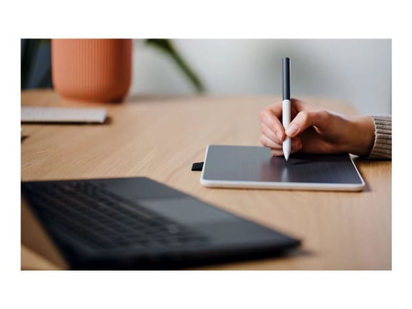 Wacom One S CTC4110WLW2B piirtopöytä 9,5 x 15,2 cm USB-C Bluetooth 5.1