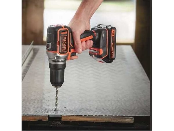 BLACK+DECKER BL186N - Drill/driver - trådløs - 2 hastigheter - nøkkelfri borhylse 13 mm - 52 N·m - uten batteri - 18 V - SOLO