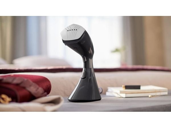 Philips StyleTouch GC800 - Håndholdt tøydampstrykejern - 1600 W - svart / sølv