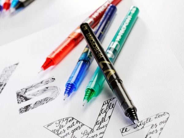 Pilot Hi-Tecpoint V7 - Rulleballpenn - rød - 0.7 mm
