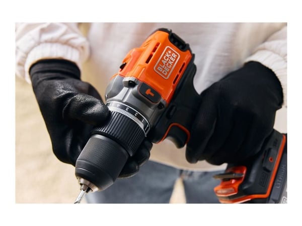 BLACK+DECKER - Borr - sladdlös 13 mm - 45 N·m laddare medföljer - 18 V