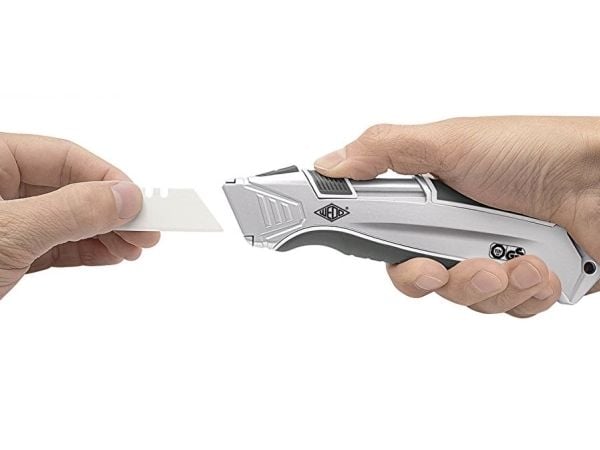 WEDO CERA-Safeline Safety Cutter ALU, blad: 19 mm lett aluminiumshus, gummiert grepssone, fjærbelastet - 1 stk (79 825)