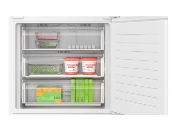 Bosch Serie 4 KBN96VFE0, 383 l, SN-ST, 34 dB, 9,5 kg/24h, E, Färska zon fack