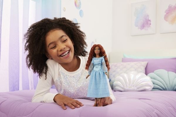 Disney Princess Disney The Little Mermaid Ariel on Land Fashion Doll, Muotinukke, Naaras, 3 vuosi/vuosia, Tyttö, 323,9 mm, Monivärinen