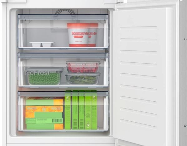 Bosch Serie | 2 KIN96NSE0 - Kylskåp/frys - bottenfrysskåp - inbyggd - fördjupning - bredd: 56 cm - djup: 55 cm - höjd: 194 cm - 290 liter - Klass E