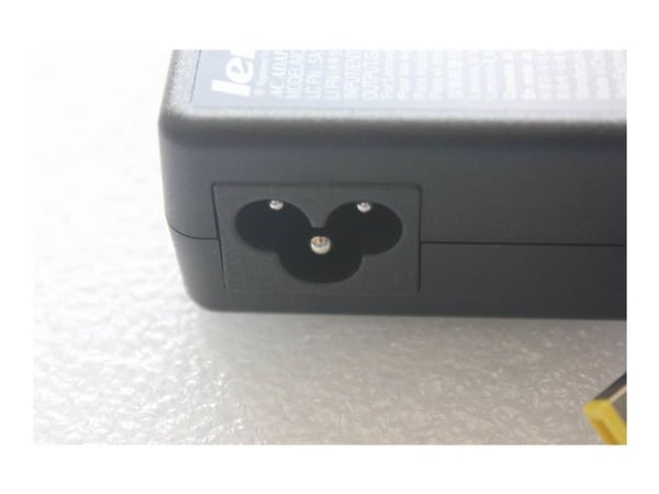 Delta ADL135NDC3A - Strømadapter - AC 100-240 V - 135 watt - for IdeaPad 700-15; 700-17; Y700 Touch-15; Y700-14; Y700-15; Legion Y520-15; Yoga 720-15