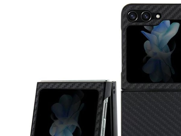 BMW Leather Carbon Case til Samsung Galaxy Z Flip 5 - Svart