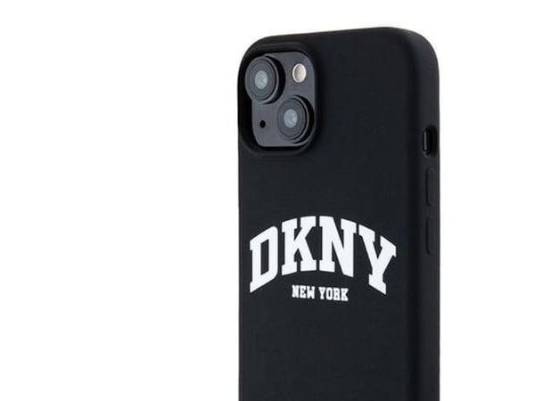 DKNY Liquid Silicone vit med tryckt logga MagSafe mobilskydd iPhone 15 Plus / 14 Plus (svart)