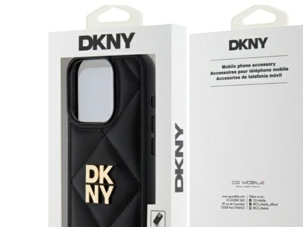 DKNY DKHCP15LPQDSLK Apple iPhone 15 Pro 6.1" etui til telefonen i svart Quilted Stack Logo