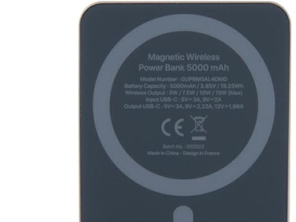 Powerbank Guess Guess Induction Powerbank 15W GUPBM5ALGSGD 5000mAh gull/gull MagSafe Metal Script Logo