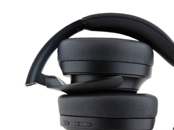 BMW tilbehør Bluetooth ANC BMBHKL601SSLVK svarte metall-logoer