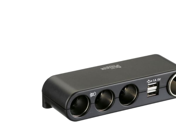 Strömuttag med 4 uttag och USB 12/24v