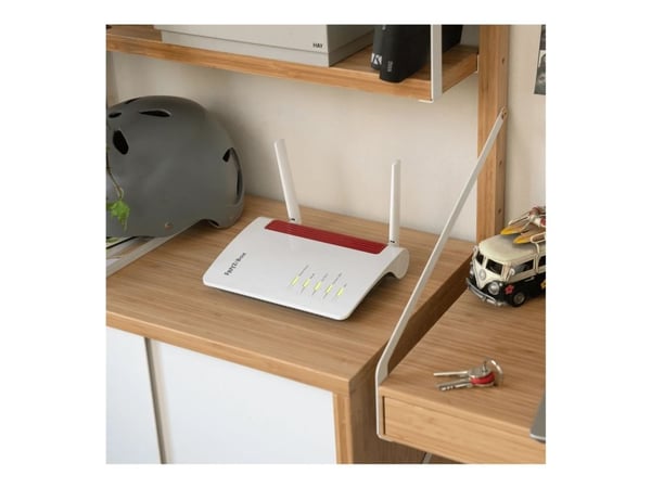 FRITZ!Box 6850 5G - Trådløs ruter - WWAN 4-portssvitsj - 1GbE - Wi-Fi 5 - Dobbeltbånd - 3G, 4G, 5G - VoIP-telefonadapter