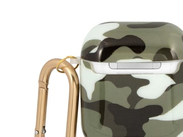Guess GUA2UCAMA AirPods-suojus Green/Khaki Camo -mallisto