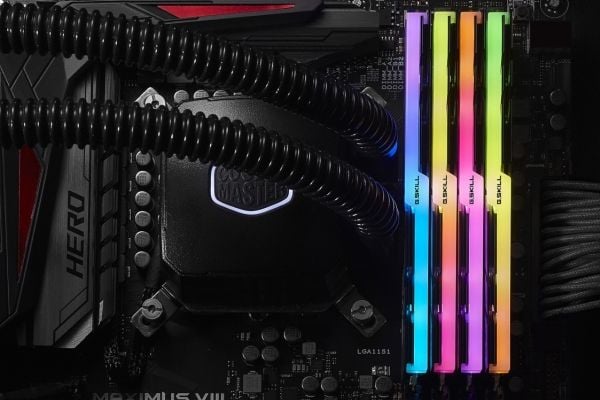 G.Skill TridentZ RGB Series - DDR4 - sett - 32 GB: 4 x 8 GB - DIMM 288-pin - 3200 MHz / PC4-25600 - CL16 - 1.35 V - ikke-bufret - ikke-ECC
