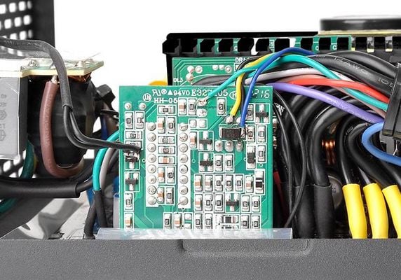 Thermaltake ToughPower Grand RGB 750W Gold - Nätaggregat (intern) - ATX12V 2.4/ EPS12V 2.92 - 80 PLUS Gold - AC 100-240 V - 750 Watt - aktive PFC -...