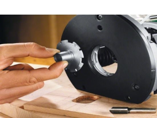 BOSCH. fres POF1400ACE + WAL