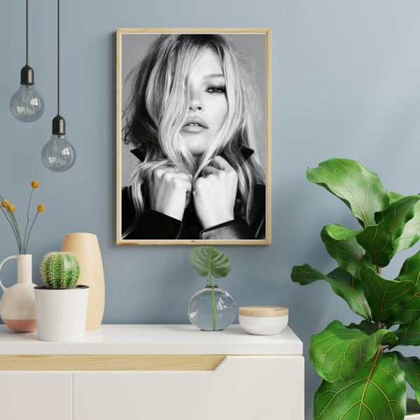 Svartvit Kate Moss Poster 30x40 cm – Fashion Affisch | Stilren Mode Väggkonst