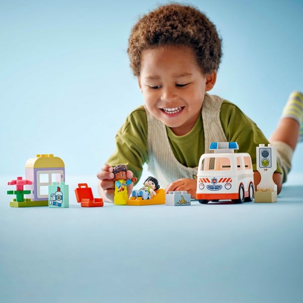 LEGO DUPLO Ambulans och förare 10447