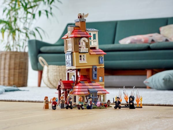 LEGO Harry Potter Attack mot Kråkboet 75980