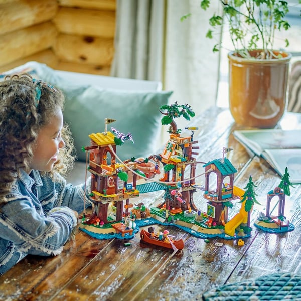 LEGO Friends Äventyrsläger trädkoja 42631