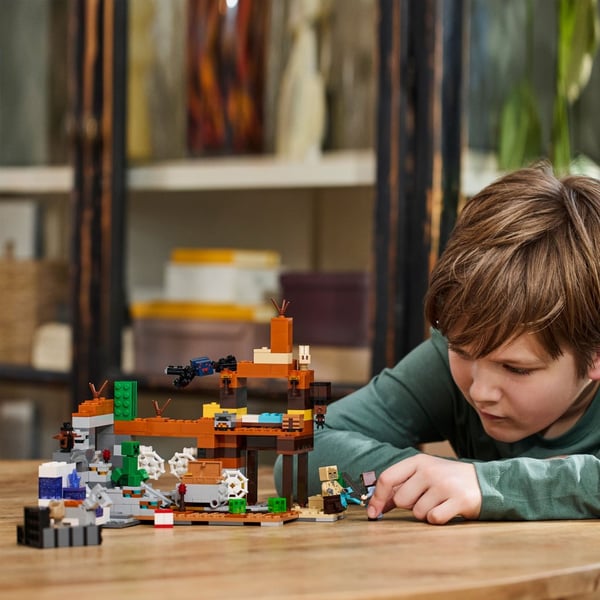 LEGO Minecraft Gruvschaktet i stenöknen 21263