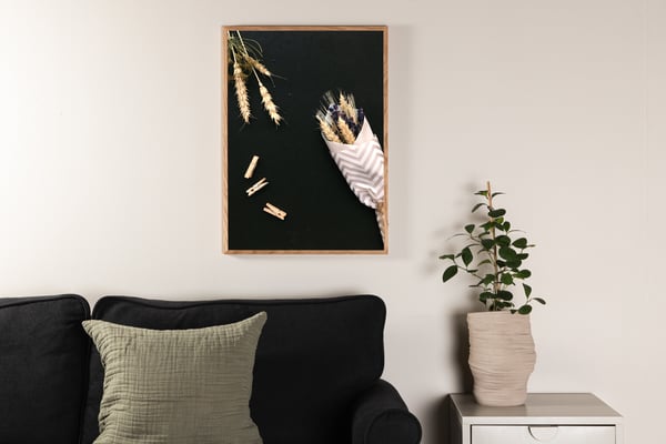 Juliste, Kukat pöydällä, 70x100 cm, Musta