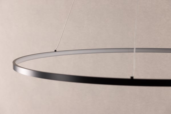 Riippuvalaisin, Rödäng x Josefin Lustig, 100x6 cm, Musta