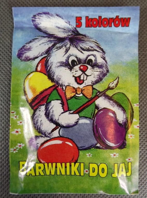 Monivärinen kananmunien värjäyssarja