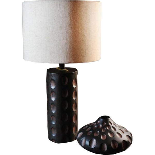 Afrikansk golvlampa med linneskärm och snidad trädesign