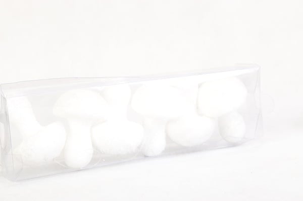 6 kpl Lumivalkoisia Styroksisieniä hohtavassa PVC-laatikossa