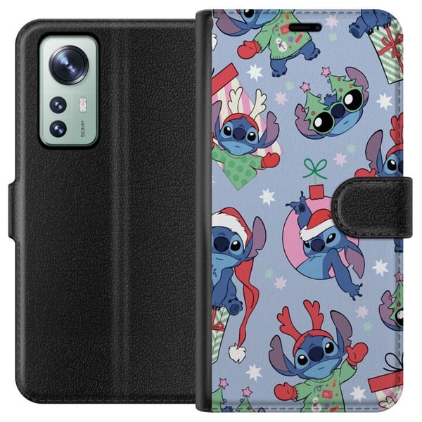 Kompatibel Tegnebogsetui til Xiaomi 12 Disney Stitch-julemønster – sødt Stitch-julemotiv med nissehuer, rensdyrgevir og blå baggrund