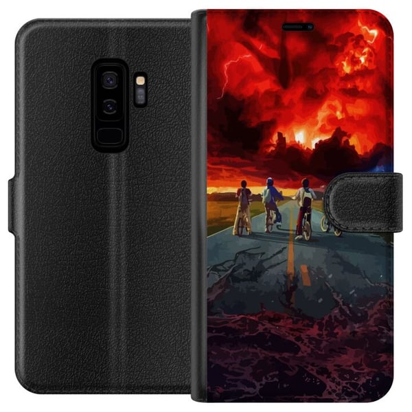 Kompatibelt Plånboksfodral till Samsung Galaxy S9+ Sci-fi-inspirerad äventyrsposter med cyklande barn – dramatisk himmel och nostalgisk 80-talskänsla Kompatibelt Plånboksfodral till Samsung Galaxy S9+ Sci-fi-inspirerad äventyrsposter med cyklande barn – dramatisk himmel och nostalgisk 80-talskänsla