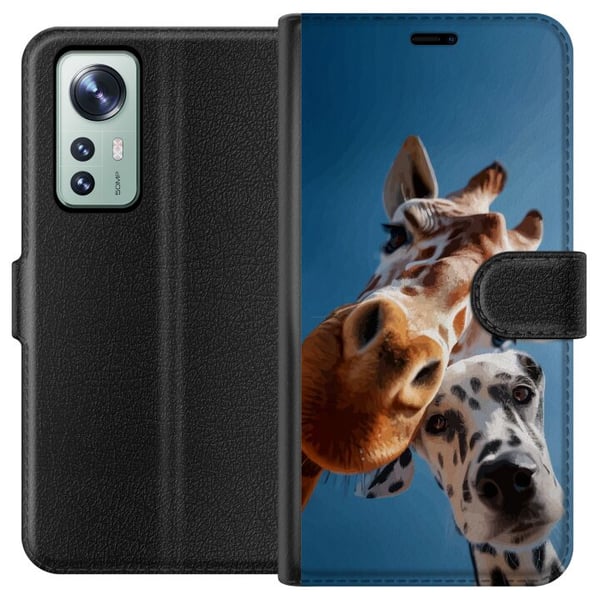 Yhteensopiva Lompakkokotelo Xiaomi 12 Kirahvi-dalmatialainen-duoaihe, jossa on hauska lähikuva kirahvista ja dalmatialaisesta aurinkoisessa kuvakulma