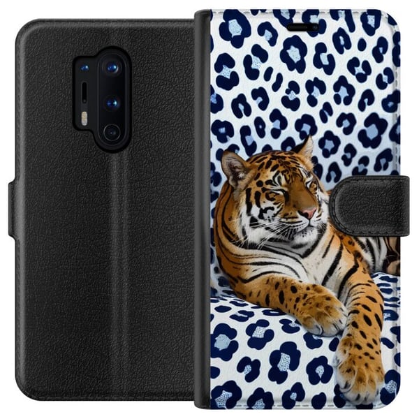 Kompatibel Tegnebogsetui til OnePlus 8 Pro Tiger Chill Pattern-motiv med en tiger, der hviler mod en hvidblå mønstret baggrund i moderne design