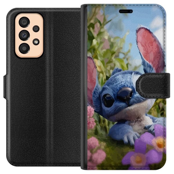Yhteensopiva Lompakkokotelo Samsung Galaxy A33 5G Sininen Stitchistä inspiroitunut piirroshahmo kukkien ympäröimässä luontomaisemassa ja suloisella i