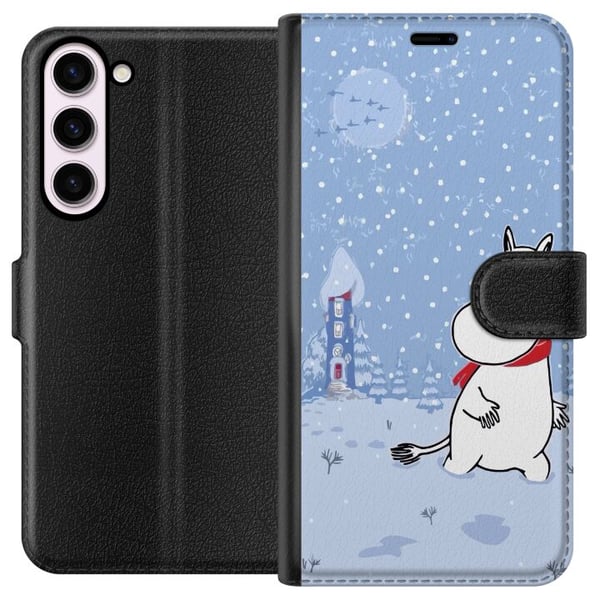 Kompatibelt Lommeboketui til Samsung Galaxy S23+ Figur står i et stille vinterlandskap med snøfall, blå toner og en måne som skaper ro, harmoni og en