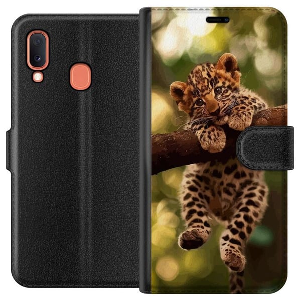 Kompatibelt Plånboksfodral till Samsung Galaxy A20e Leopardunge på gren med stora ögon naturinspirerat djungelmotiv detaljrikt och charmigt i varm mj Kompatibelt Plånboksfodral till Samsung Galaxy A20e Leopardunge på gren med stora ögon naturinspirerat djungelmotiv detaljrikt och charmigt i varm mj