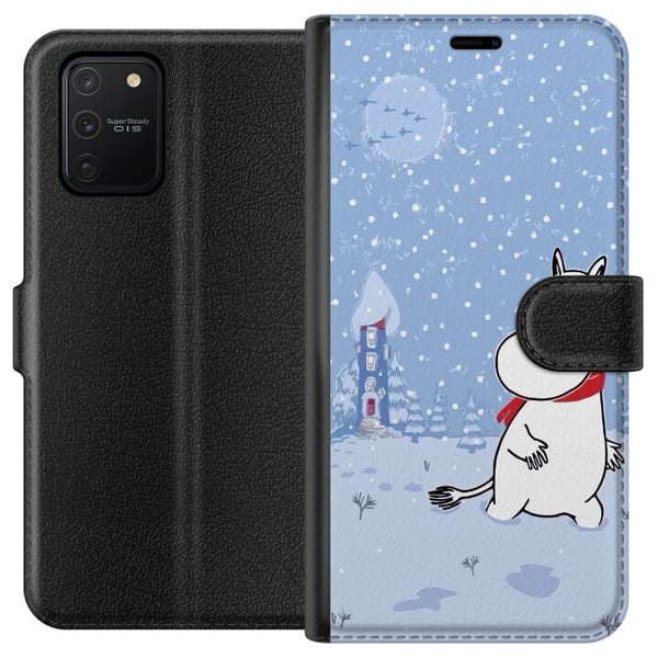 Kompatibelt Lommeboketui til Samsung Galaxy S10 Lite Figur står i et stille vinterlandskap med snøfall, blå toner og en måne som skaper ro, harmoni o Kompatibelt Lommeboketui til Samsung Galaxy S10 Lite Figur står i et stille vinterlandskap med snøfall, blå toner og en måne som skaper ro, harmoni o