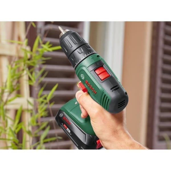Akkuporakone BOSCH -UniversalDrill 18 2 paristoa 1,5Ah laatikko