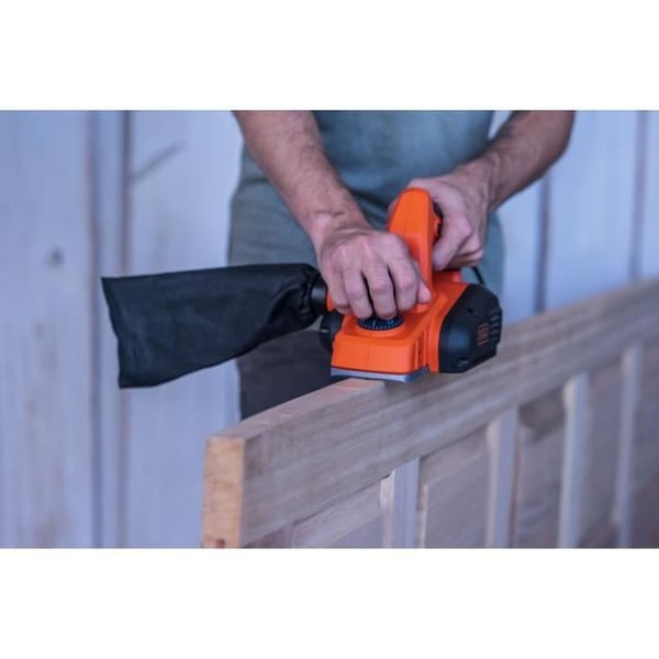 El-h�vl - BLACK&DECKER - BEW712-QS - 710W - 82 cm h�vlebredde - Med b�retaske