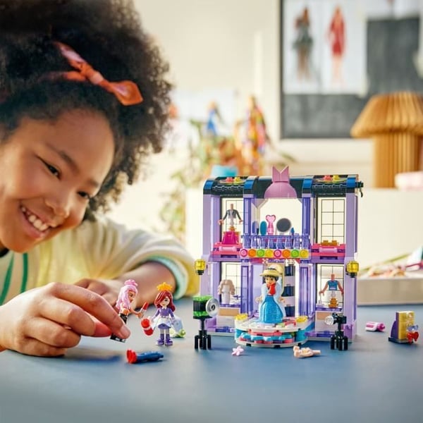 LEGO Friends 42685 Heartlake Cityn muotin�yt�s - Rakennussetti 7+ vuotiaille