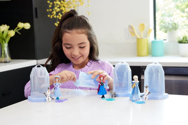 Disney Frozen ICE REVEAL with SQUISHY ICE -pikkunuket