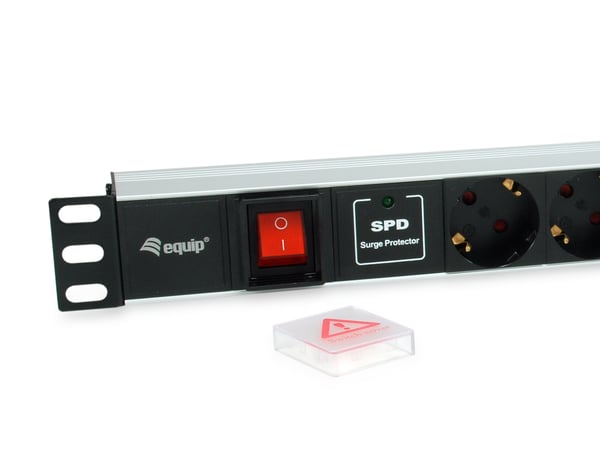 Equip 333309 tehonjakeluyksikkö 7 AC-pistorasia(a) 1U Musta, Hopea