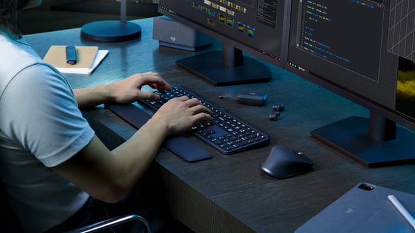 Logitech MX Keys S Combo - Tastatur- og musesæt