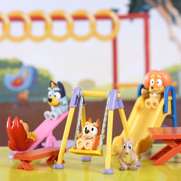 Moose Toys Bluey Deluxe Park Playset